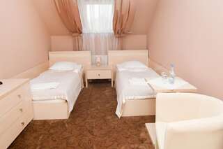 Отель Hotel Hibiskus Boguchwała Двухместный номер с 2 отдельными кроватями-7
